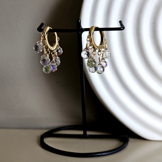 Серьги – конго, подвески капли хрусталь Австрия сиреневое напыление. Покрытие металла золотое напыление.